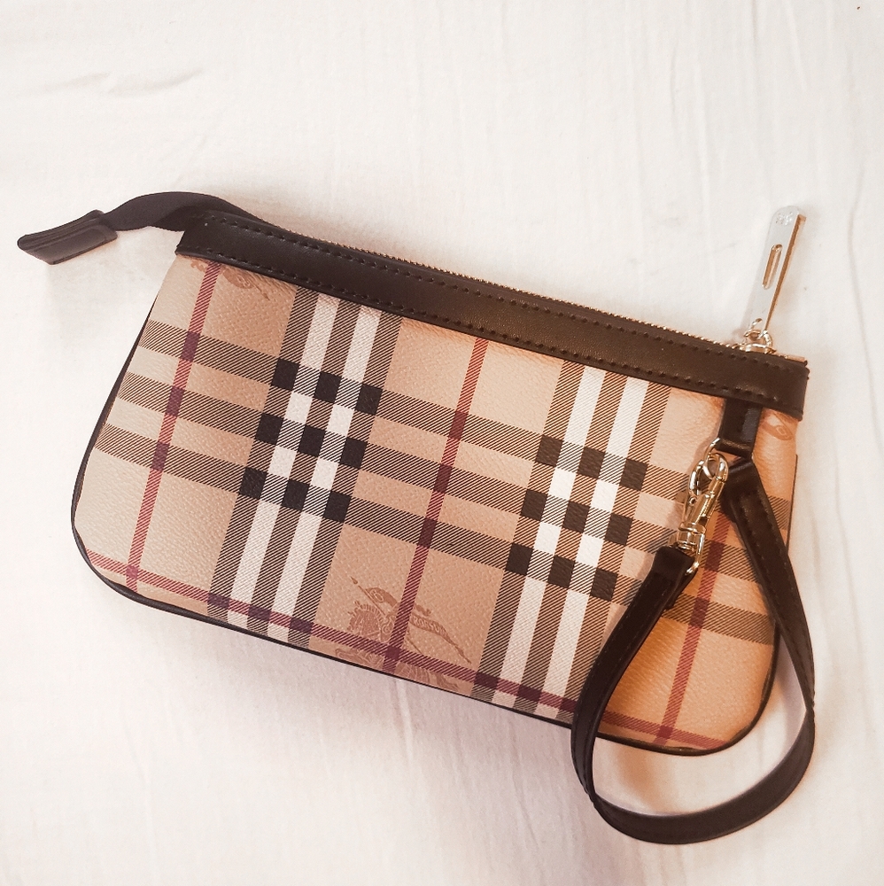 Brand New! Burberry wallet purse!